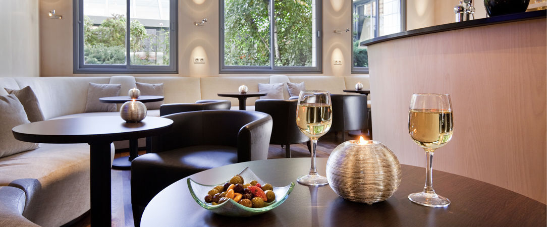 Mercure Paris 15 Porte de Versailles ★★★★ - Vivez la douceur de vivre parisienne dans le 15e arrondissement. - Paris, France