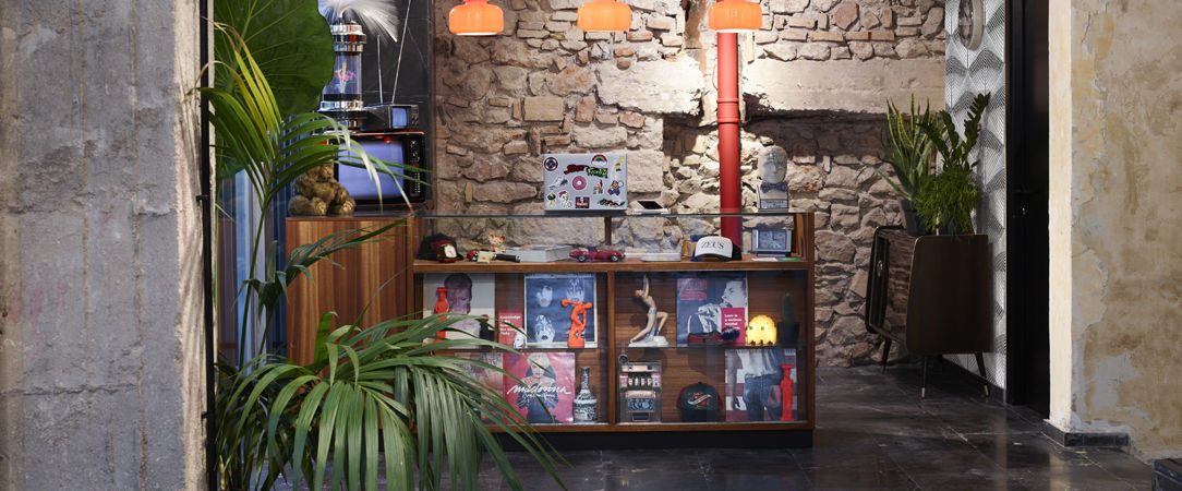 DAVE RED Athens - Son of a Brown - Quirky and unconventional hotel in central Athens. - Athens, Greece