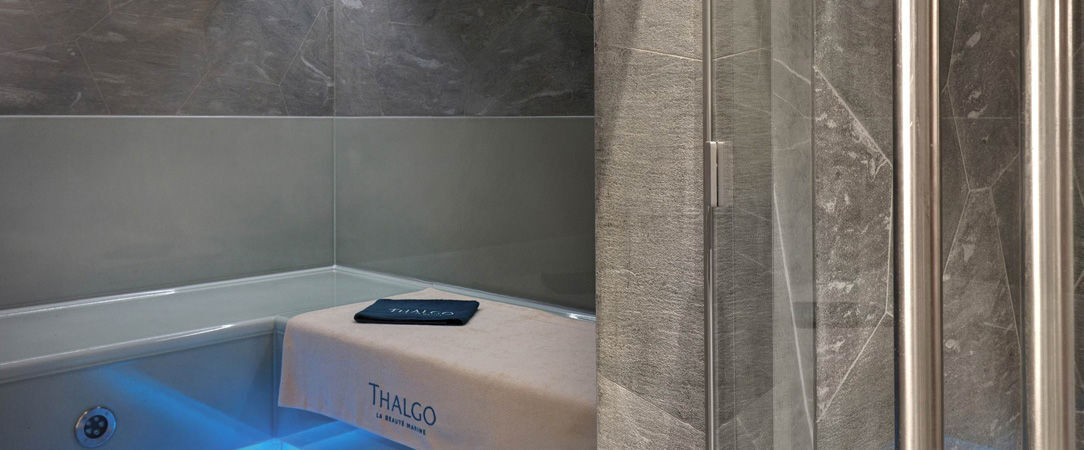 Demeure Montaigne ★★★★★ - Intimate charm meets luxury in one of Paris’s most exclusive addresses - Paris, France