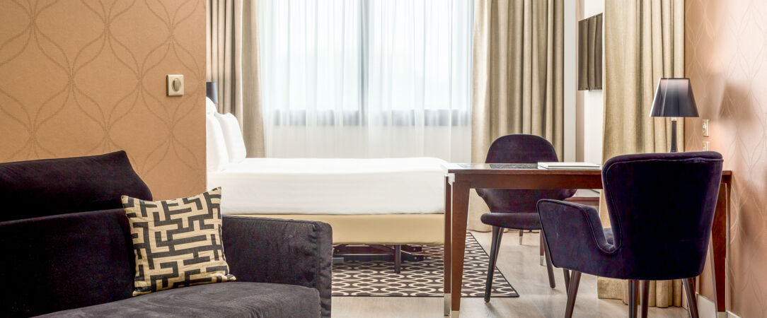 AC Hotel Paris Porte Maillot by Marriott ★★★★ - Explore Paris in elegance from the 17th arrondissement. - Paris, France