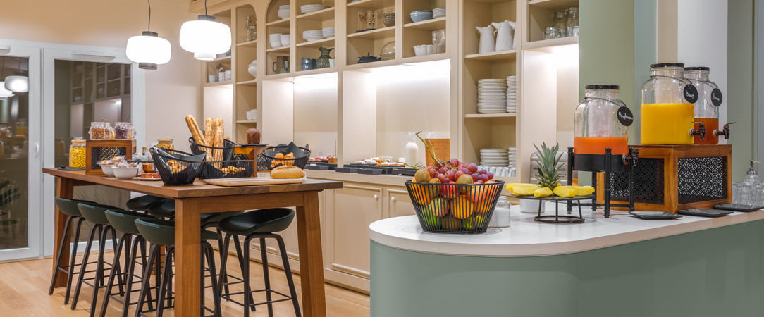 Mercure Bordeaux Gare Atlantic ★★★★ - City break in the Sleeping Beauty of France. - Bordeaux, France