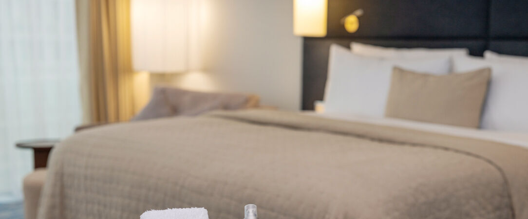 Renaissance Paris Arc de Triomphe ★★★★★ - A luxurious Parisian escape by the Arc de Triomphe. - Paris, France