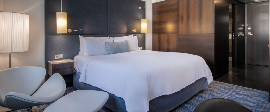 Renaissance Paris Arc de Triomphe ★★★★★ - A luxurious Parisian escape by the Arc de Triomphe. - Paris, France