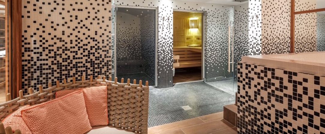 Renaissance Paris Arc de Triomphe ★★★★★ - A luxurious Parisian escape by the Arc de Triomphe. - Paris, France