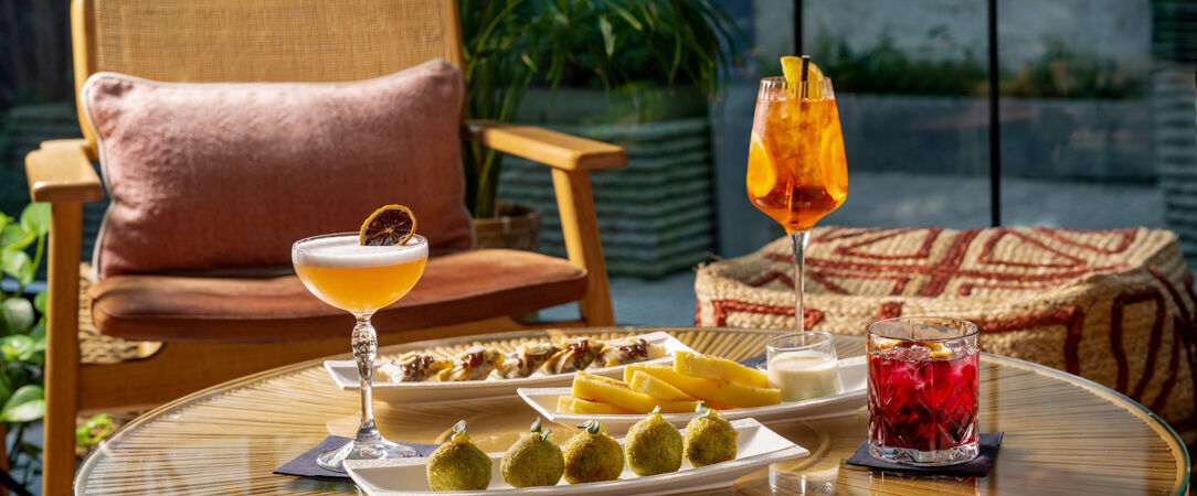 Renaissance Paris Arc de Triomphe ★★★★★ - A luxurious Parisian escape by the Arc de Triomphe. - Paris, France
