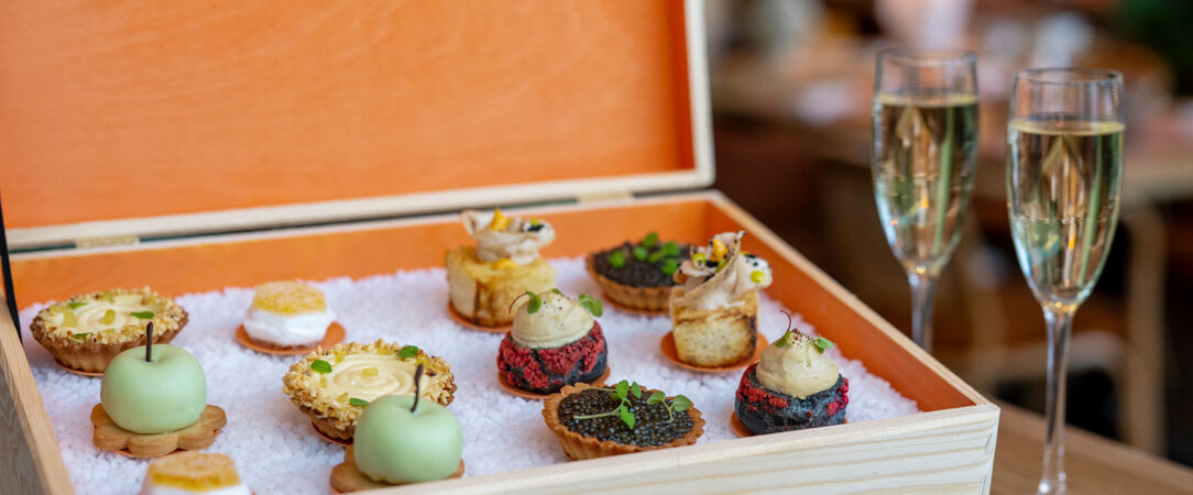 Renaissance Paris Arc de Triomphe ★★★★★ - A luxurious Parisian escape by the Arc de Triomphe. - Paris, France