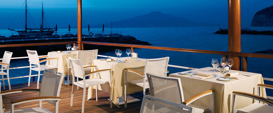 Parco dei Principi ★★★★★ - Sixties design splendour and luxury services overlooking the blue of the Bay of Naples. - Sorrento, Italy