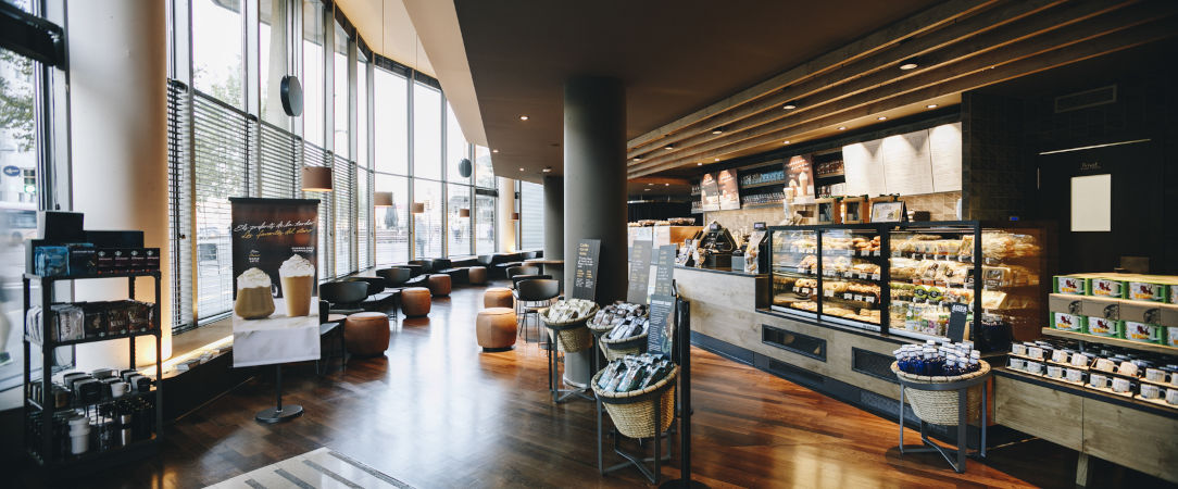 B Hotel - B-smart and book into one of Barcelona’s trendiest hotels. - Barcelona, Spain