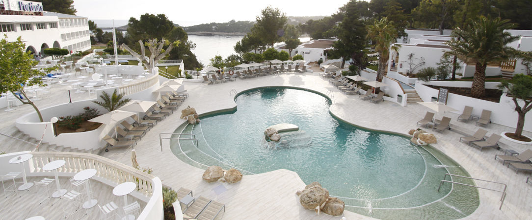 Portinatx Beach Club Hotel ★★★★ - Une adresse à l’image de l’île blanche. - Ibiza, Espagne