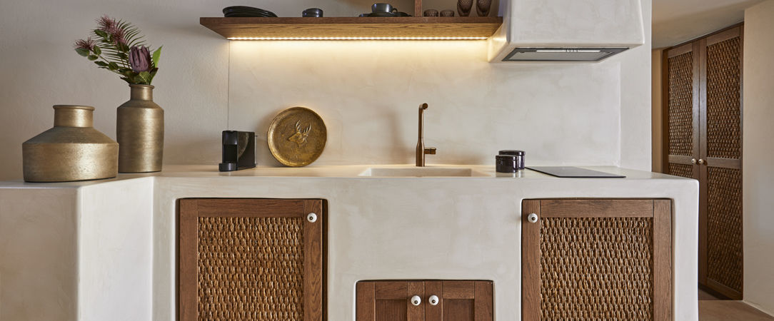 Domus Hestia Suites - Luxury suite accommodation with private hot tub in picturesque island village - Santorini, Greece