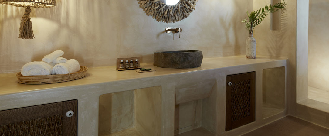 Domus Hestia Suites - Luxury suite accommodation with private hot tub in picturesque island village - Santorini, Greece
