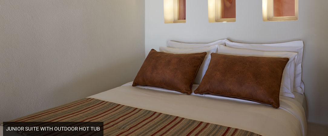 Domus Hestia Suites - Luxury suite accommodation with private hot tub in picturesque island village - Santorini, Greece