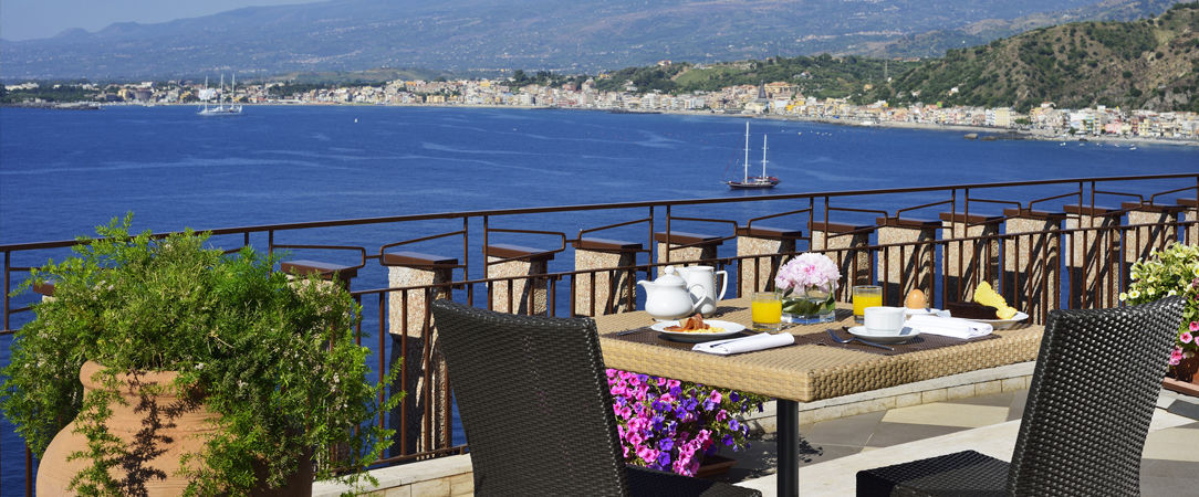 UNAHOTELS Capotaormina ★★★★ - Adresse d’exception aux vues extraordinaires sur l’Etna et la Méditerranée. - Sicile, Italie