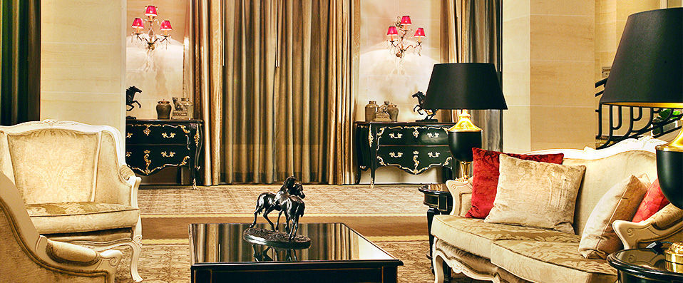 Tiara Château Hôtel Mont Royal Chantilly ★★★★★ - Last Minute -  - Chantilly, France