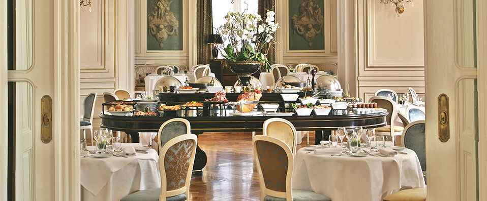 Château Hôtel Mont Royal Chantilly ★★★★★ - Dernière minute - Demeure élégante & luxueuse au cœur de la forêt de Chantilly. - Chantilly, France