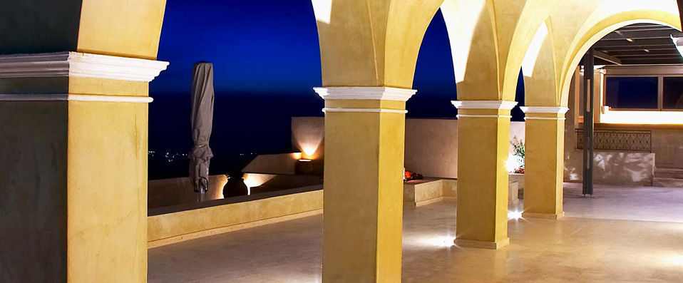 La Maltese Estate Villa ★★★★★ - Par Marine Gonindard, correspondante de VeryChic - Santorin, Grèce