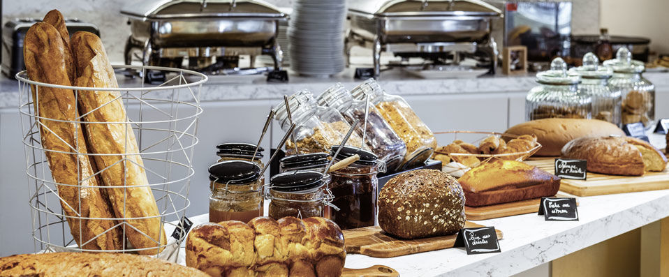 Mercure Marseille Canebière Vieux Port ★★★★ - Adresse étoilée & idéalement située à deux pas du Vieux-Port. - Marseille, France