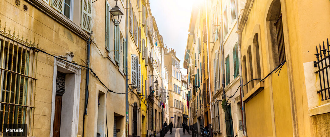 Mercure Marseille Canebière Vieux Port ★★★★ - Adresse étoilée & idéalement située à deux pas du Vieux-Port. - Marseille, France