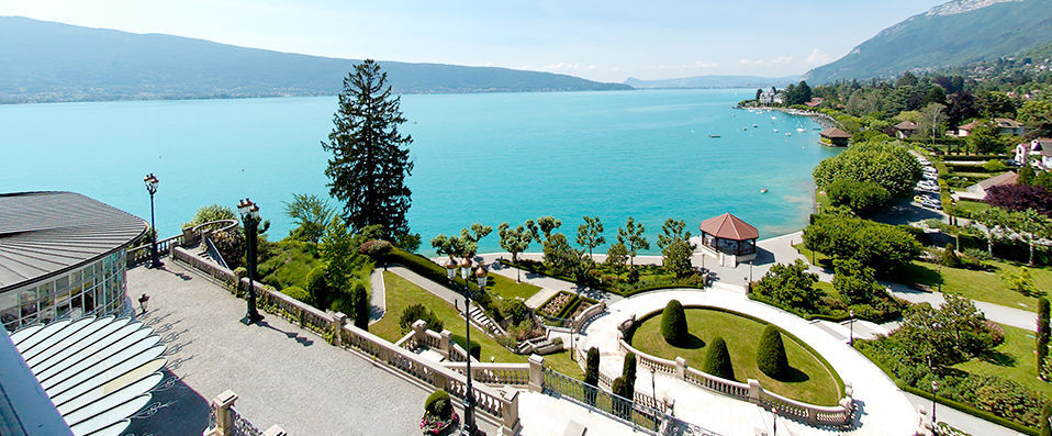 Le Palace de Menthon ★★★★★ - A regal retreat on the serene green and azure shores of Lake Annecy. - Annecy, France