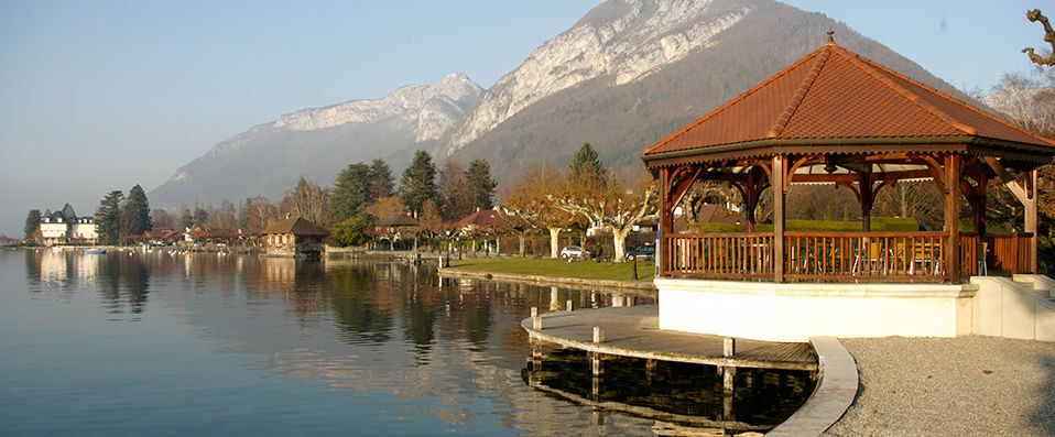 Le Palace de Menthon ★★★★★ - A regal retreat on the serene green and azure shores of Lake Annecy. - Annecy, France