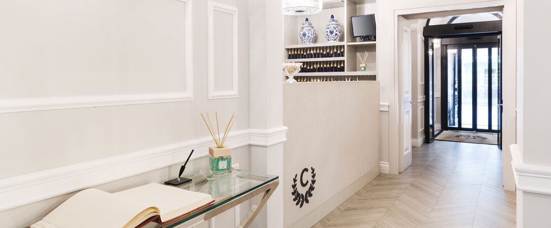 Hotel Calzaiuoli ★★★★ - Upscale address in the heart of the bustling Florence. - Florence, Italy