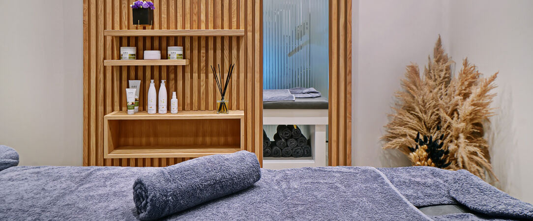 Radisson Blu Zaffron Resort - Adults Only ★★★★★ - Dans le bleu des Cyclades, séjour de luxe à Santorin. - Santorin, Grèce