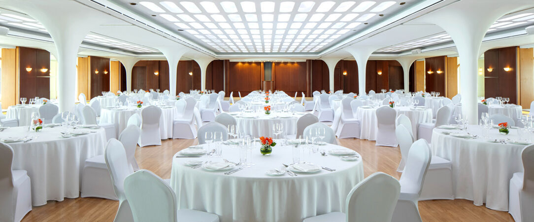 Queen Elizabeth 2 Hotel ★★★★ - Travel back in time on board of a majestic floating hotel. - Dubai, United Arab Emirates