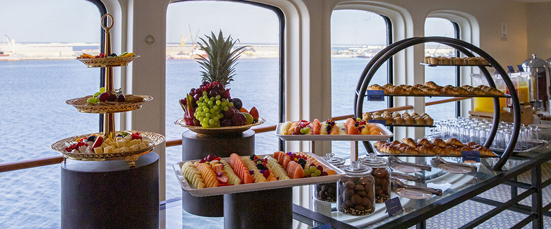 Queen Elizabeth 2 Hotel ★★★★ - Racines britanniques ancrées au port de Dubaï - Dubaï, Émirats arabes unis