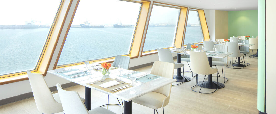Queen Elizabeth 2 Hotel ★★★★ - Racines britanniques ancrées au port de Dubaï - Dubaï, Émirats arabes unis