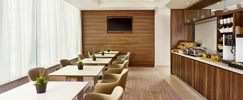 DoubleTree by Hilton London Angel Kings Cross ★★★★ - Your Hilton home in a trendy North London neighbourhood. - London, United Kingdom