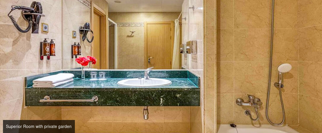 Playacartaya Aquapark & Spa Hotel ★★★★ - A fantastic beachfront hotel, ideal for a carefree family holiday. - Andalusia, Spain