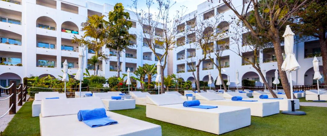 Playacartaya Aquapark & Spa Hotel ★★★★ - A fantastic beachfront hotel, ideal for a carefree family holiday. - Andalusia, Spain