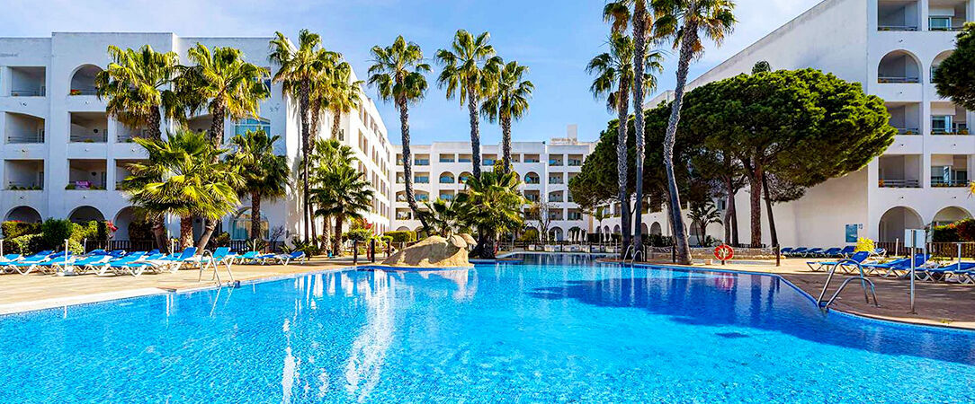 Playacartaya Aquapark & Spa Hotel ★★★★ - A fantastic beachfront hotel, ideal for a carefree family holiday. - Andalusia, Spain