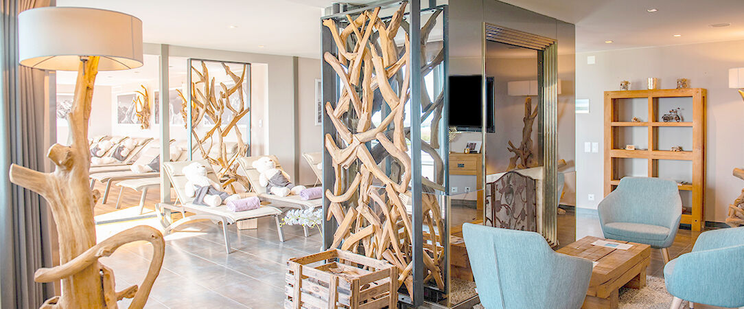 Everness Hotel & Resort ★★★★ - A mountain retreat with a delicious menu overlooking Lake Geneva. - Vaud, Switzerland
