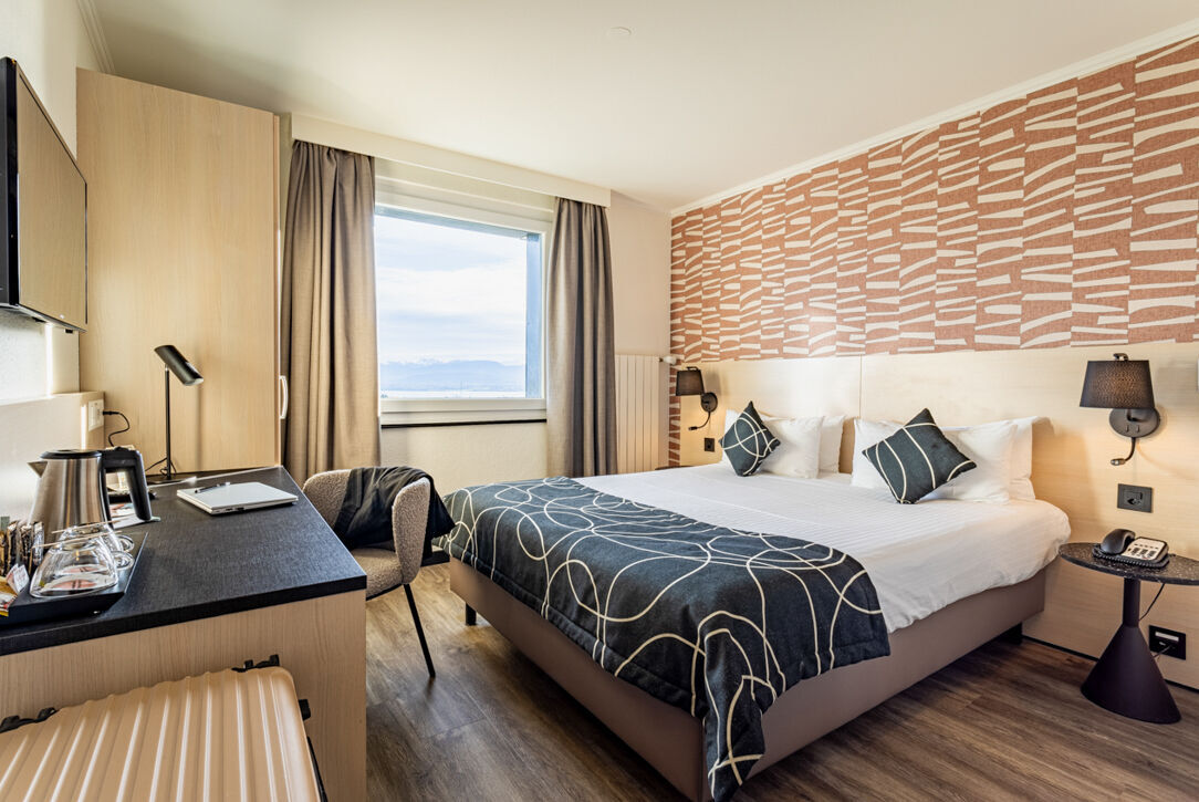Everness Hotel & Resort ★★★★ - A mountain retreat with a delicious menu overlooking Lake Geneva. - Canton of Vaud, Switzerland