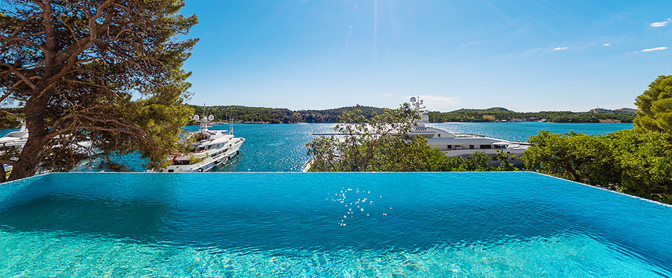 D-Resort Sibenik ★★★★ - Architecture insolite face aux eaux de l’Adriatique. - Sibenik, Croatie