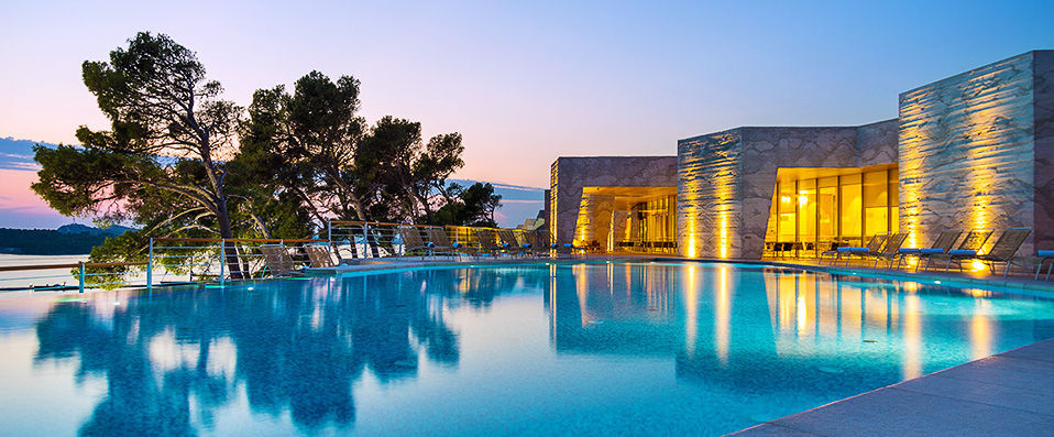 D-Resort Sibenik ★★★★ - Architecture insolite face aux eaux de l’Adriatique. - Sibenik, Croatie
