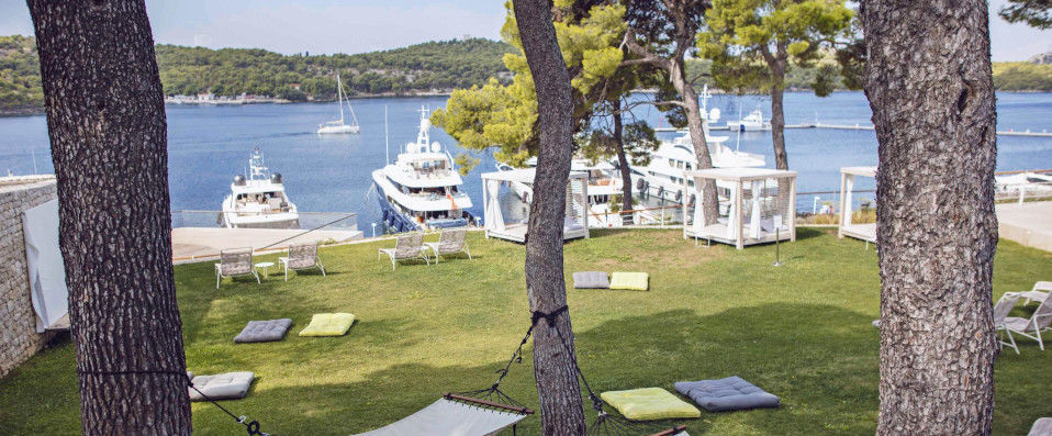 D-Resort Sibenik ★★★★ - Architecture insolite face aux eaux de l’Adriatique. - Sibenik, Croatie