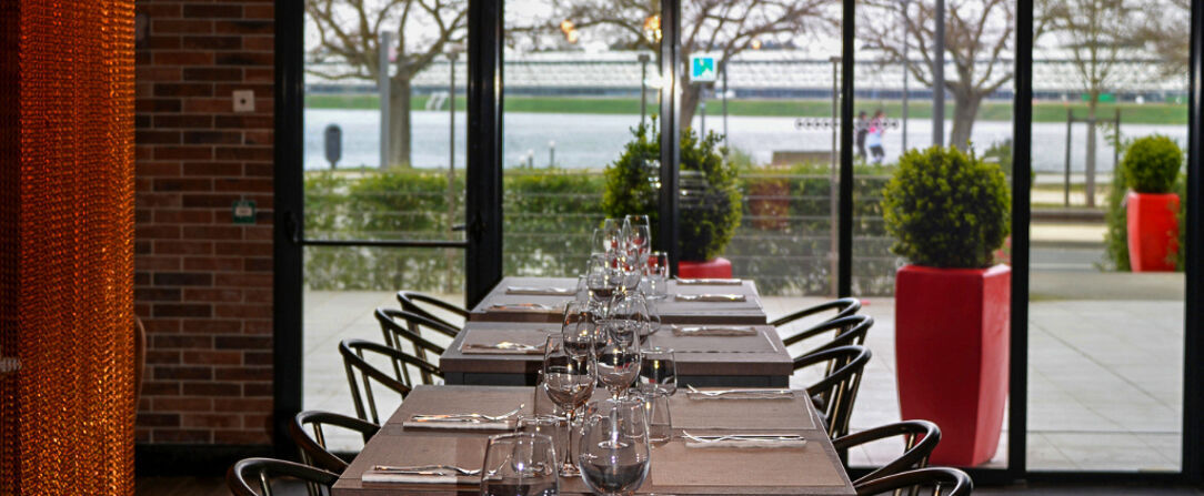 Pullman Bordeaux Lac ★★★★ - A stylish hotel near a lake, vineyards and historic city. - Bordeaux, France