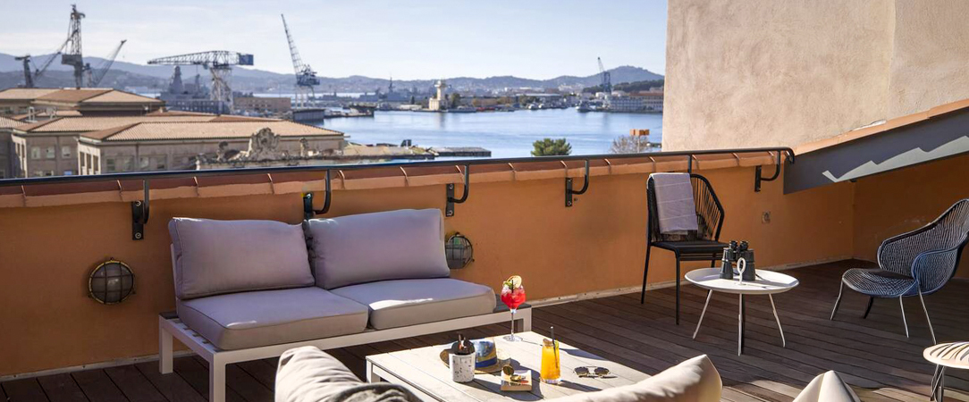 L'Eautel Toulon Port ★★★★ - Dernière Minute - Séjour marin face au port de Toulon. - Toulon, France