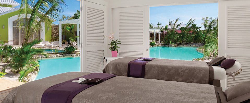 Eden Roc ★★★★★ - A taste of five-star luxury in a Caribbean paradise. - Punta Cana, Dominican Republic