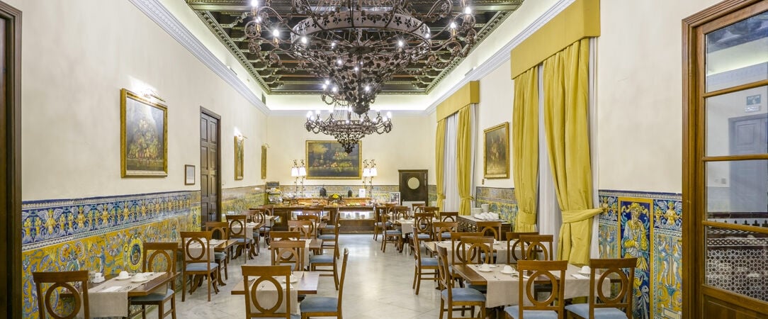 Hotel Vincci La Rábida ★★★★ - A luxury hotel in a former Andalusian palace of Seville. - Sevilla, Spain