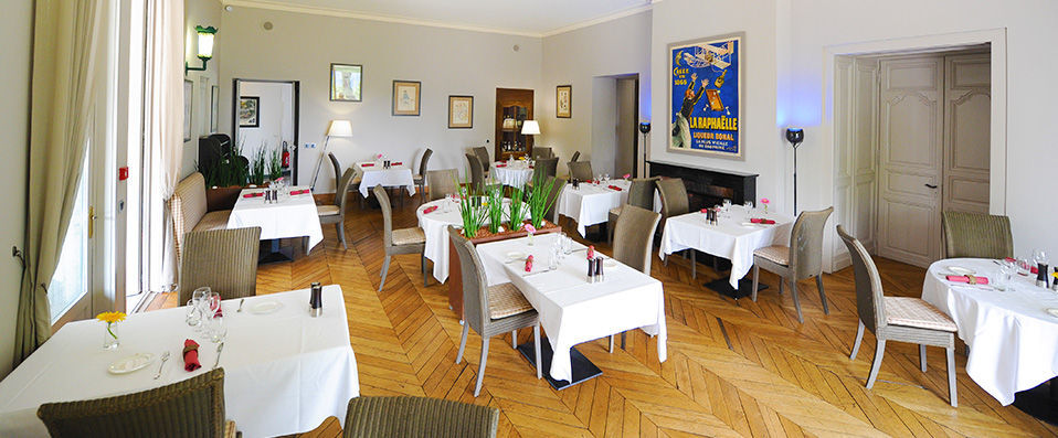 Villa Navarre ★★★★★ - Luxury 18th century villa overlooking the glorious Pyrenees. - Pau, France