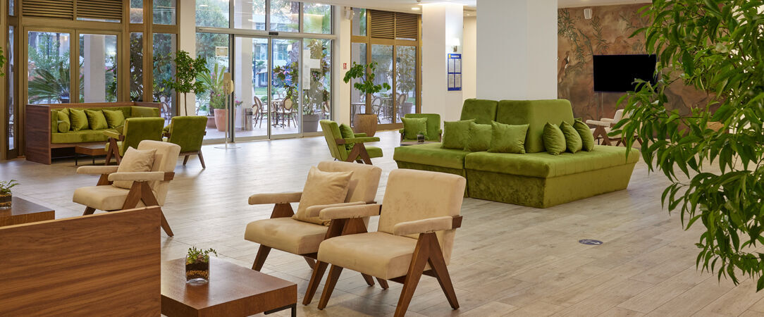 Azul Beach Resort Montenegro by Karisma ★★★★ - Charmant séjour familial face à l’Adriatique au Monténégro. - Monténégro