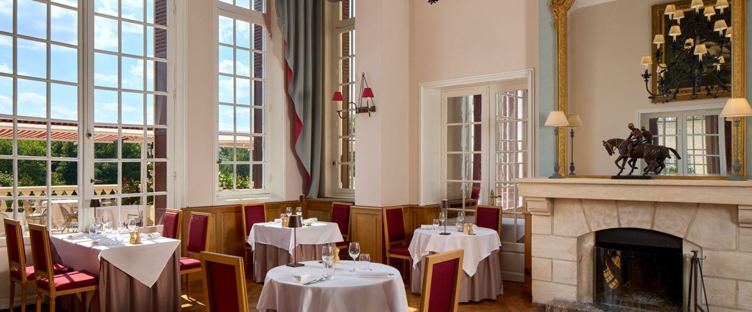 Château de la Tour ★★★★ - Vivez l’expérience d’un menu Découverte inclus pour faire de votre séjour une véritable parenthèse culinaire. - Chantilly, France