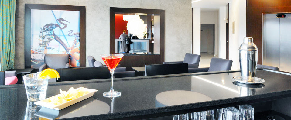 ResidHome Apparthôtel les Berges de la Loire ★★★★ - Explore the fabulous playground of Nantes, from the luxurious comfort of a city centre apartment. - Nantes, France