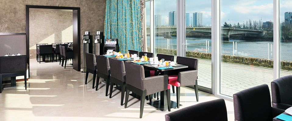ResidHome Apparthôtel les Berges de la Loire ★★★★ - Studios pour 2 à Nantes. - Nantes, France