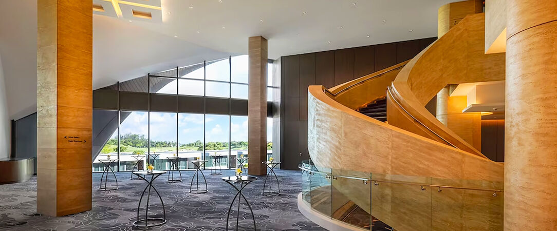 Dusit Thani Laguna ★★★★★ - A spectacular luxury hotel in an exotic corner of Singapore. - Singapore