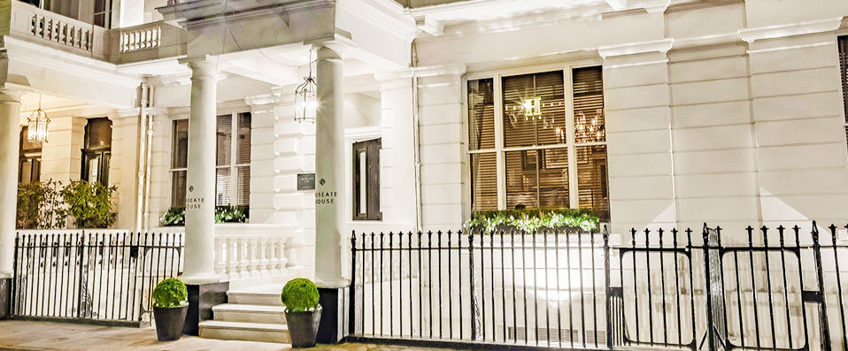 Roseate House London ★★★★★ - Classic London class and elegance in the heart of the city. - London, United Kingdom