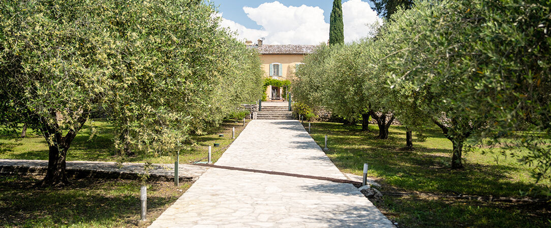 Château Les Crostes - A French Provençal chateau between land and sea. - Var, France